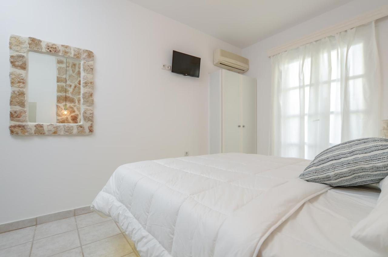 Simos Luxury Apartments Naxos City Exterior photo